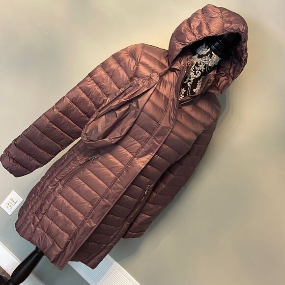 NEW. nylon puffer jacket . PACKABLE. 60% Down!!! NEW - Picture 1 of 5